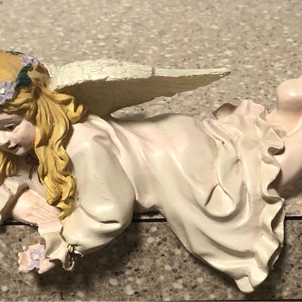 Decomantra Resin Shelf Edge Laying Down Angel Figurine